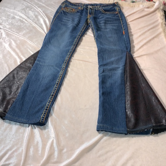 SOLD True religion size 28 Johnny Super T Flared/bell bottom - Picture 9 of 13